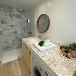 Old Town With Sea Views Portonovo Appartamento *