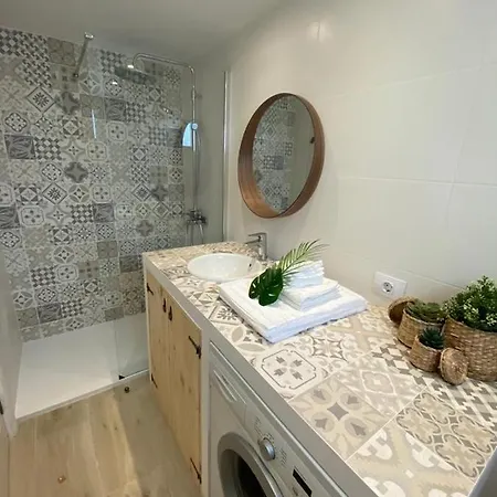 Old Town With Sea Views Portonovo Appartamento *